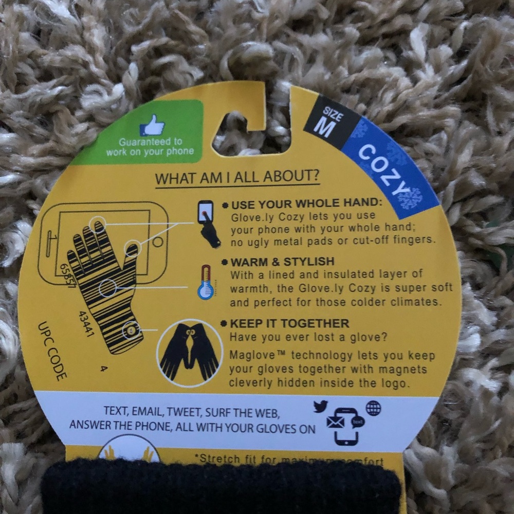 NWT Glovely touchscreen gloves - size medium